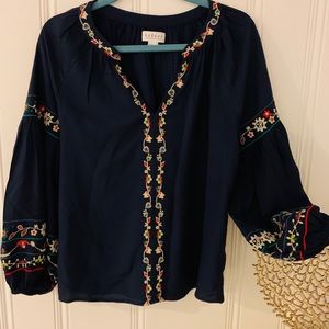 VELVET BY GRAHAM SPENCER EMBROIDERED PEASANT TOP S